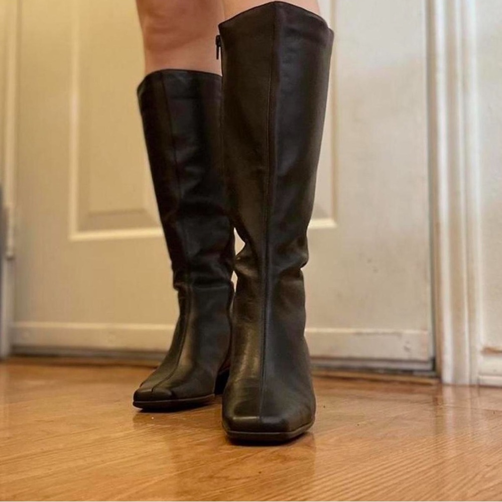 Tall Italian boots made of authentic leather